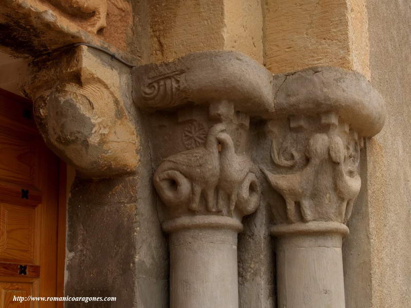 CAPITELES DEL LADO ESTE DE LA PORTADA